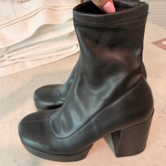 Nokmal Chic Black Heeled Boots for Women - Picture 2 of 6